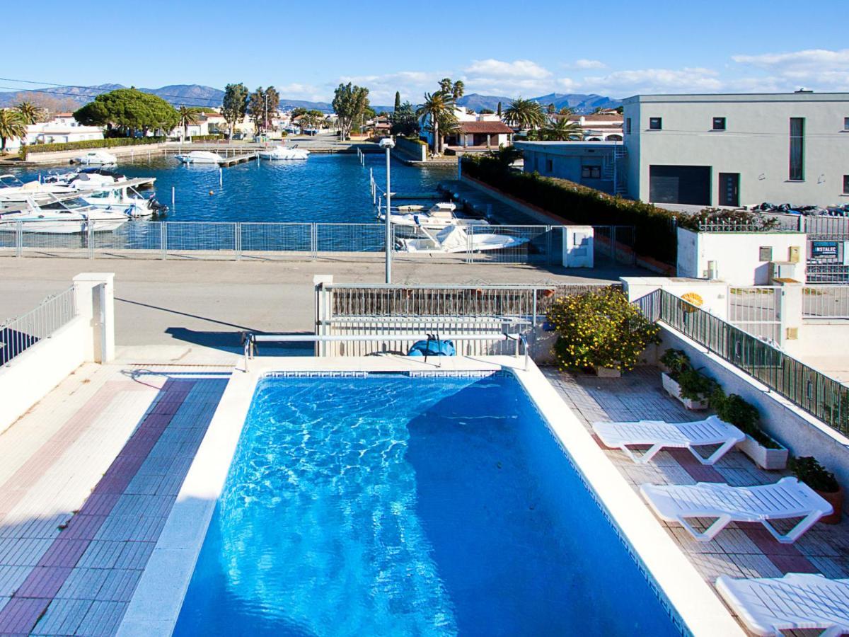 אמפוריבראבה Holiday Home Requesens Canal מראה חיצוני תמונה