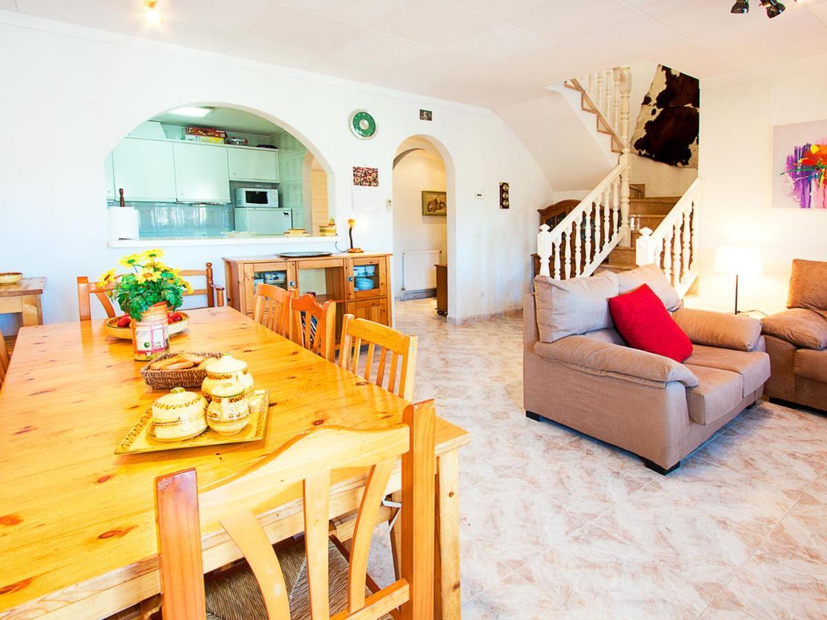אמפוריבראבה Holiday Home Requesens Canal מראה חיצוני תמונה